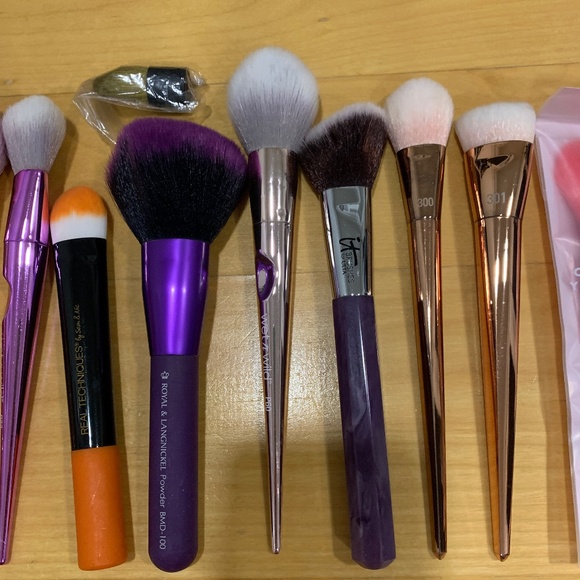 Face brush bundle - Real Techniques, ELF, IT cosmetics - 12 pcs - Picture 4 of 5